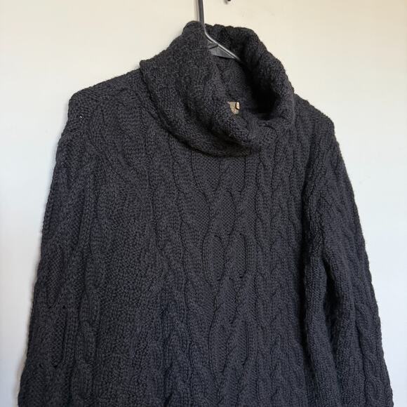 Inis Crafts Womens 100% Merino Wool Sweater Small Black Knit Cabin Ireland Camp - Picture 2 of 4